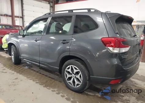 2022 Subaru Forester Premium z USA, uszkodzony, nr VIN JF2SKADC6NH477989